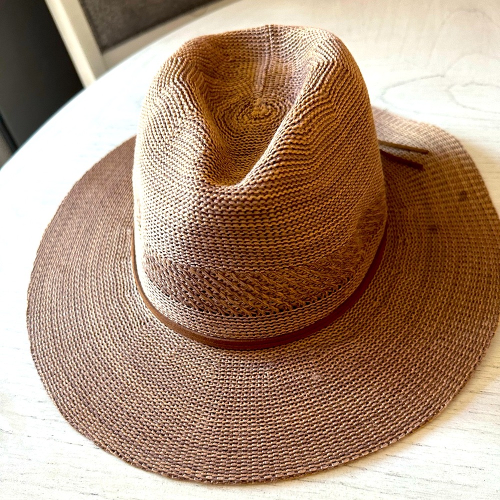 Women’s woven hat